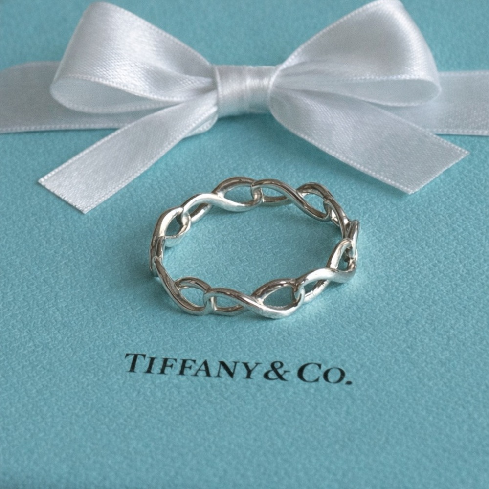 Authentic Tiffany & Co Infinity Ring Size 7.5